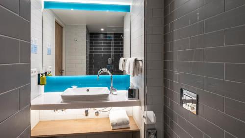 holiday inn express krefeld dusseldorf an ihg hotel