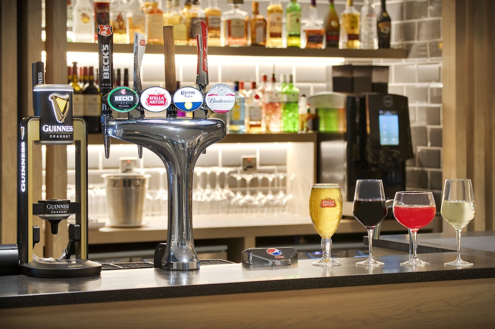 holiday inn express cambridge west cambourne an ihg hotel