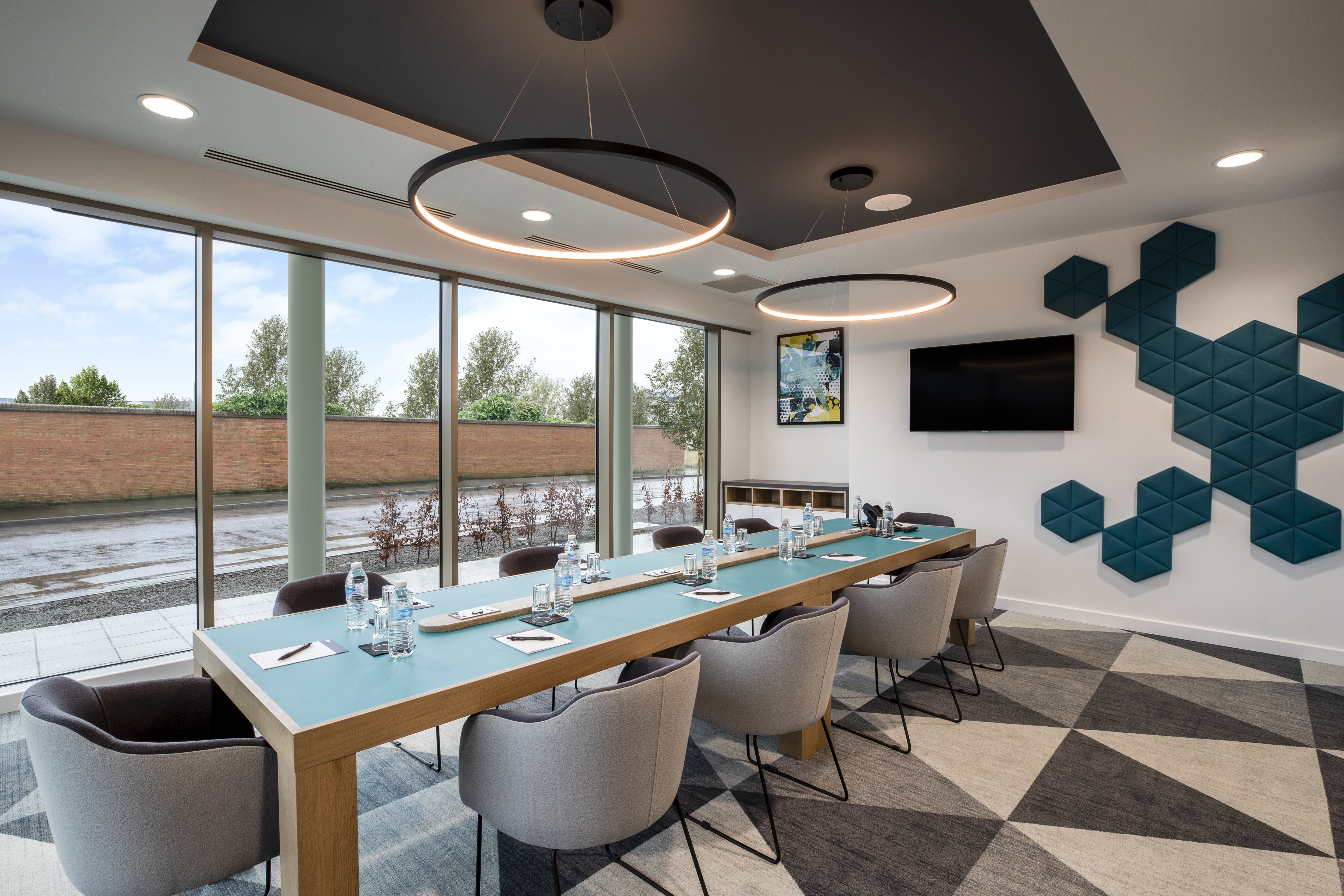 holiday inn express cambridge west cambourne an ihg hotel