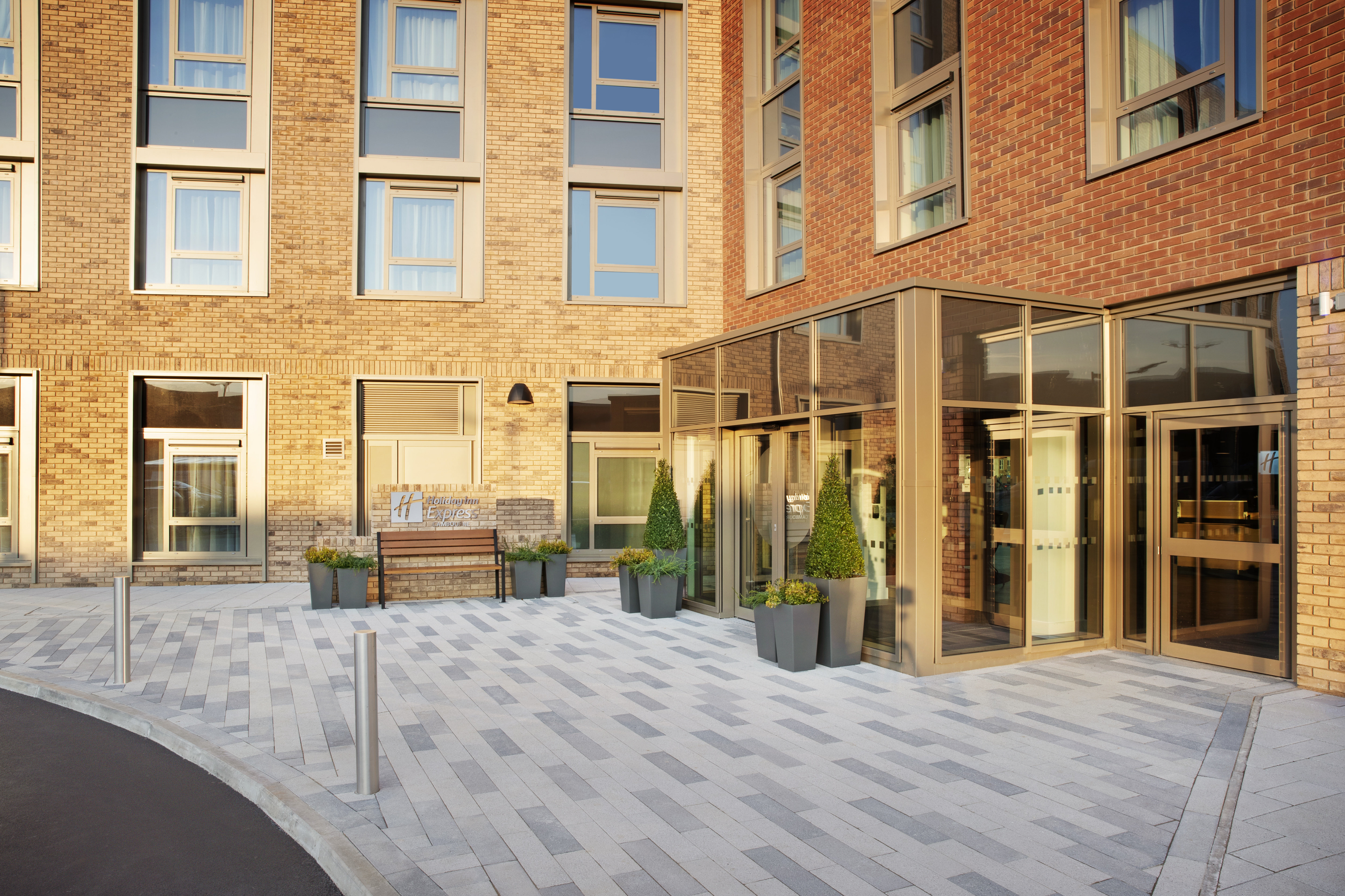 holiday inn express cambridge west cambourne an ihg hotel