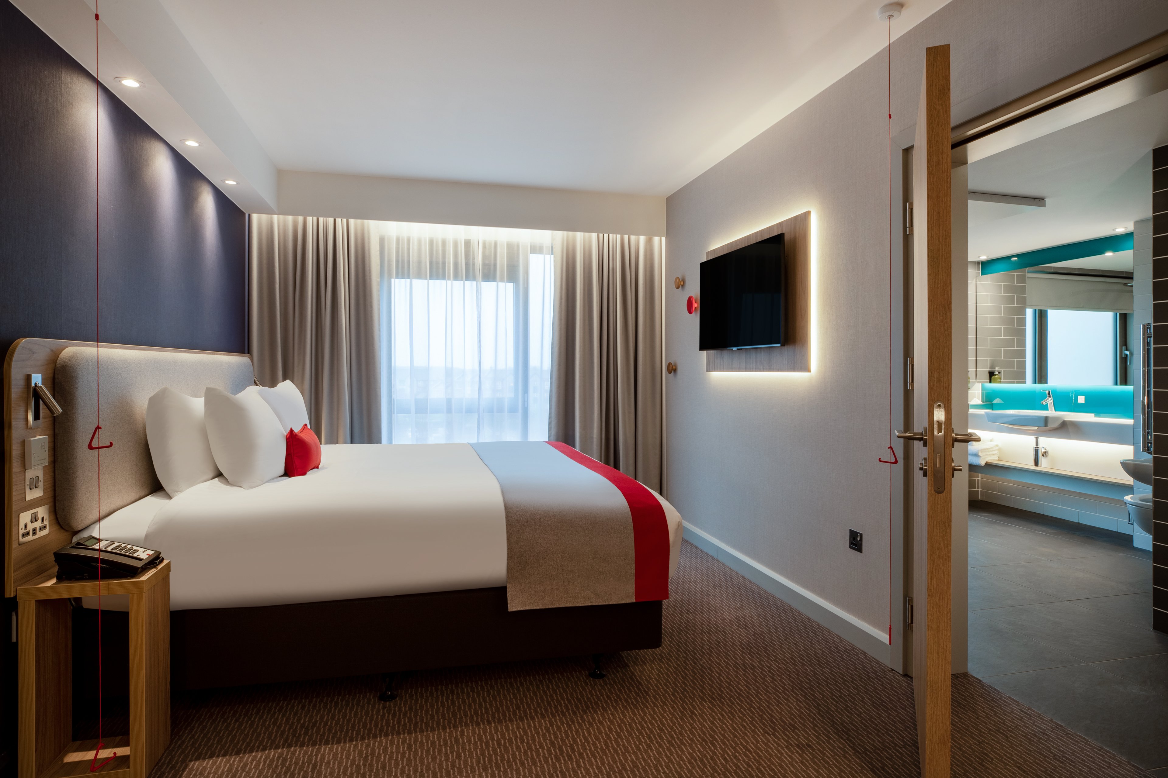 holiday inn express cambridge west cambourne an ihg hotel