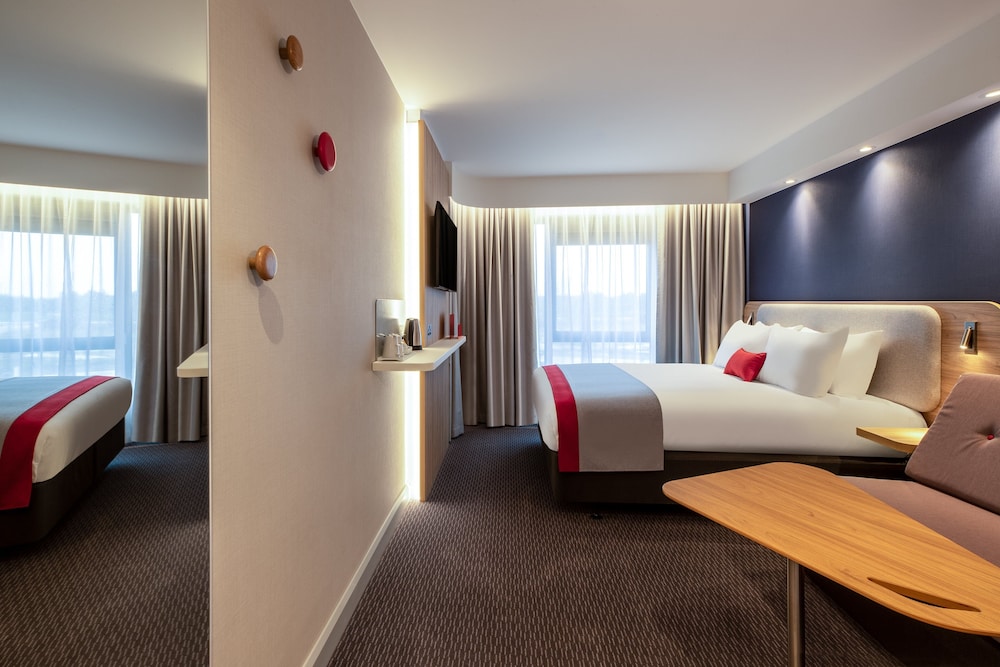 holiday inn express cambridge west cambourne an ihg hotel