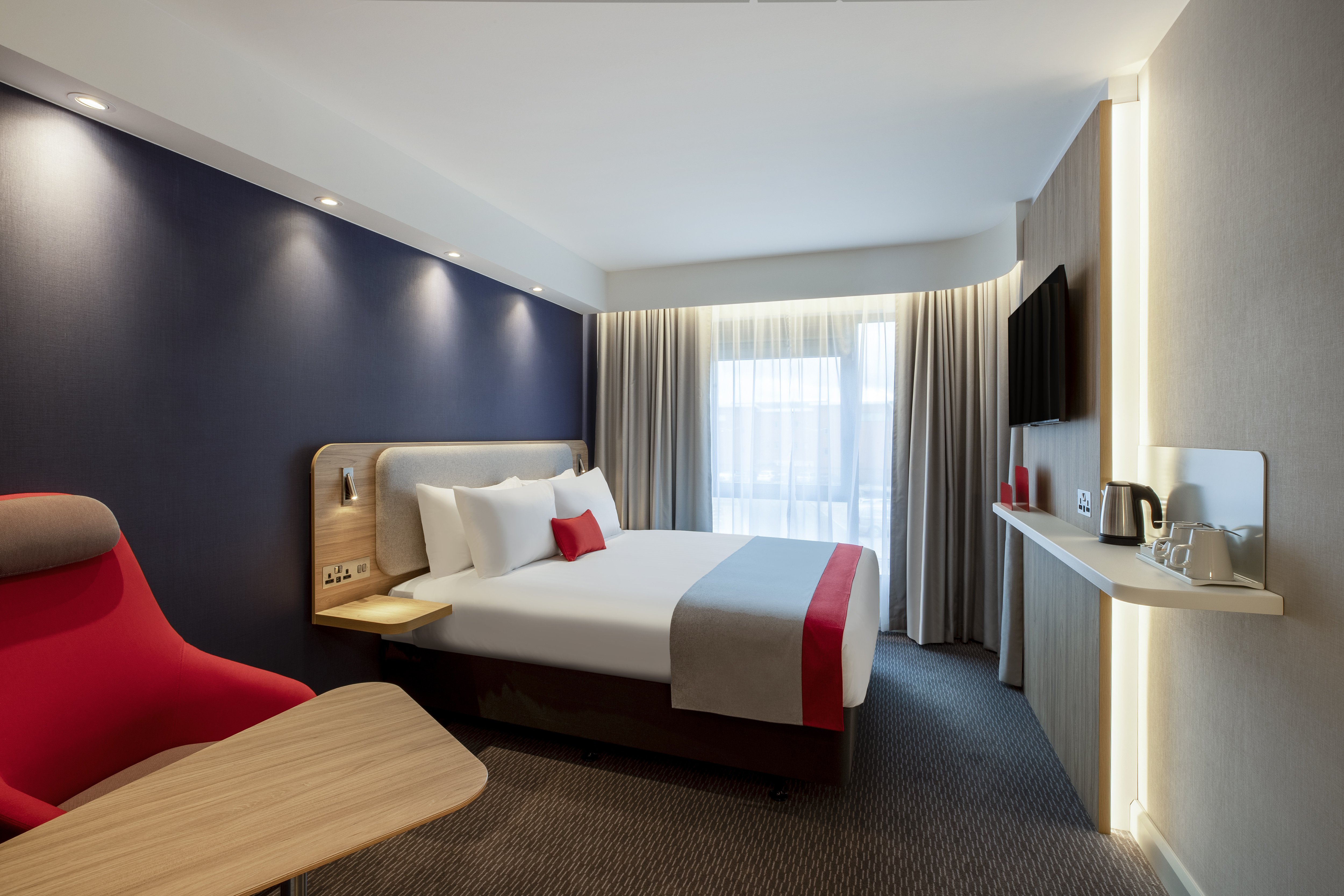 holiday inn express cambridge west cambourne an ihg hotel