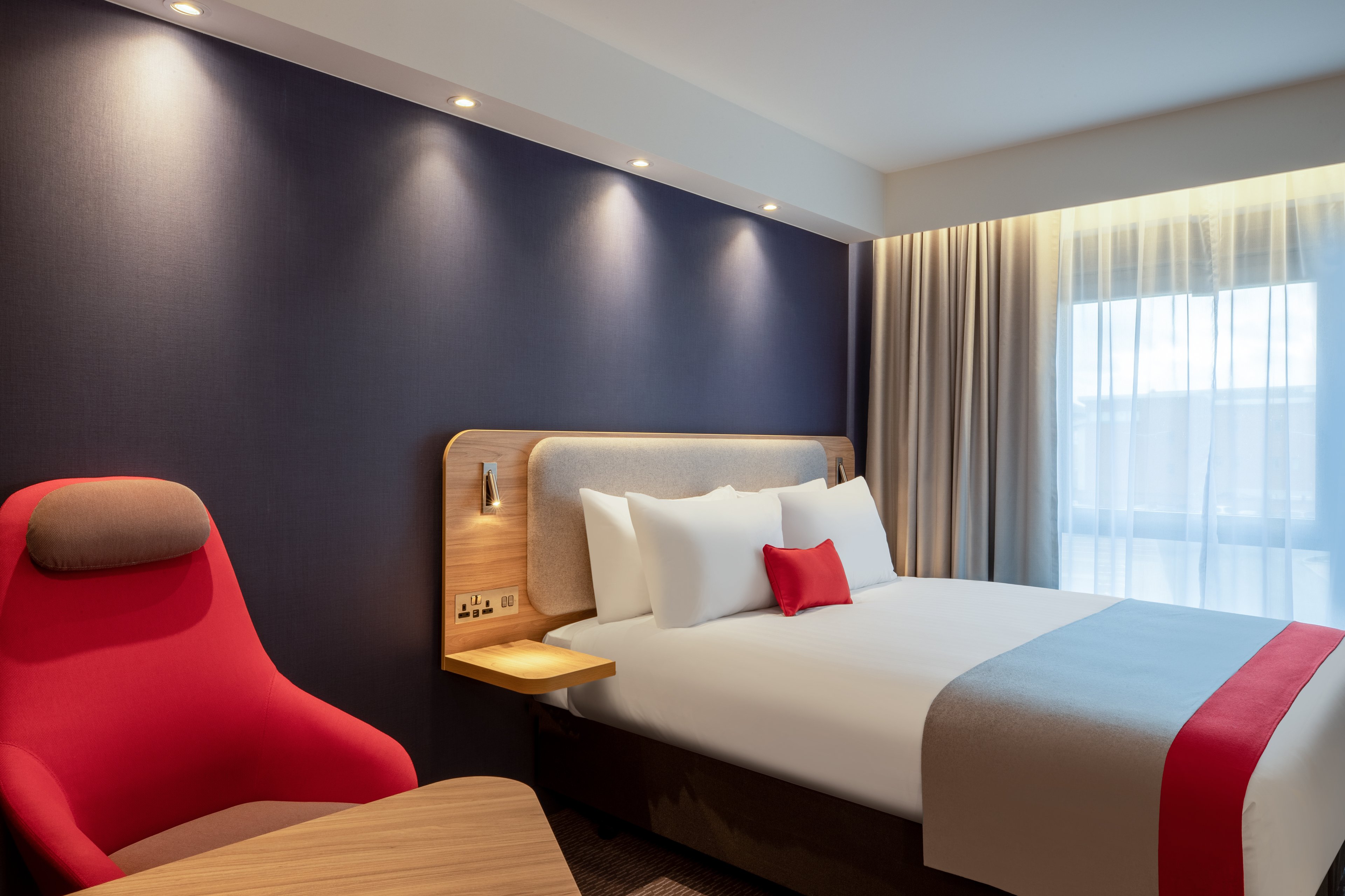 holiday inn express cambridge west cambourne an ihg hotel