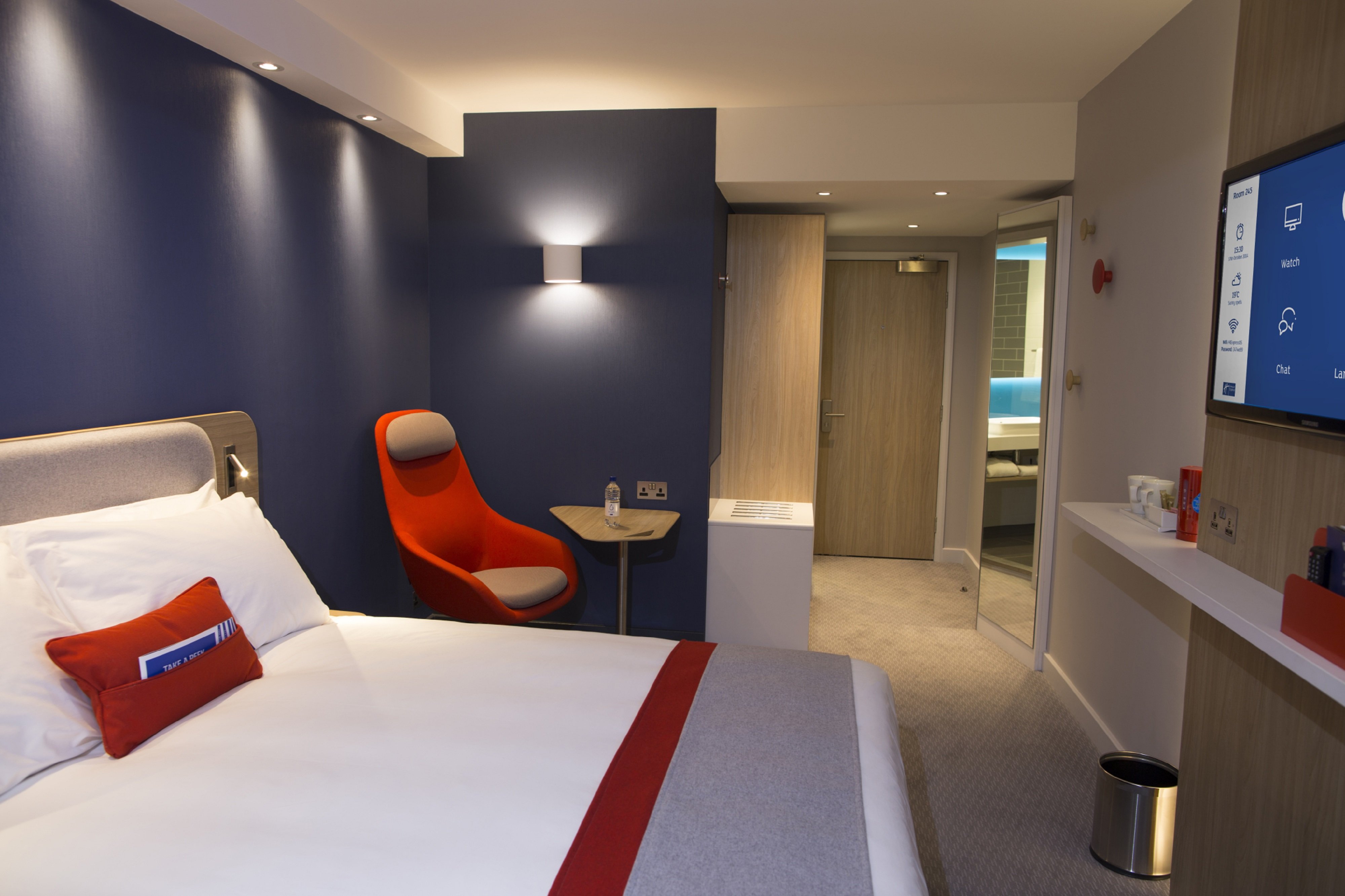 holiday inn express cambridge west cambourne an ihg hotel