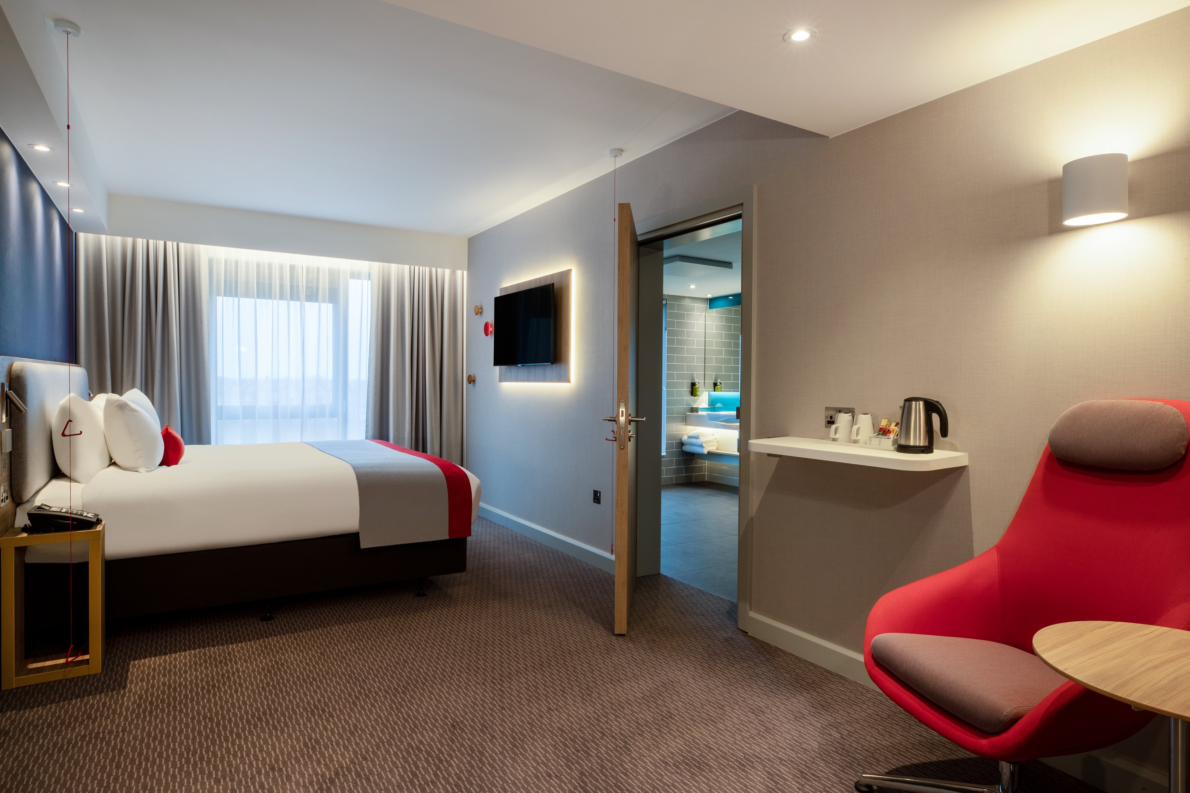 holiday inn express cambridge west cambourne an ihg hotel