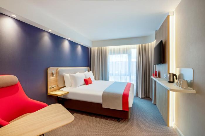 holiday inn express cambridge west cambourne an ihg hotel