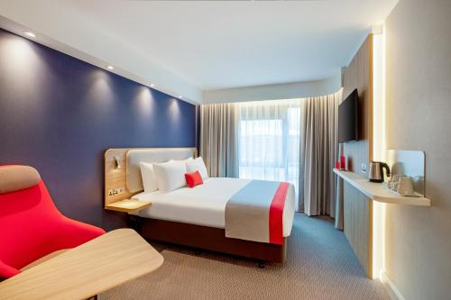 holiday inn express cambridge west cambourne an ihg hotel