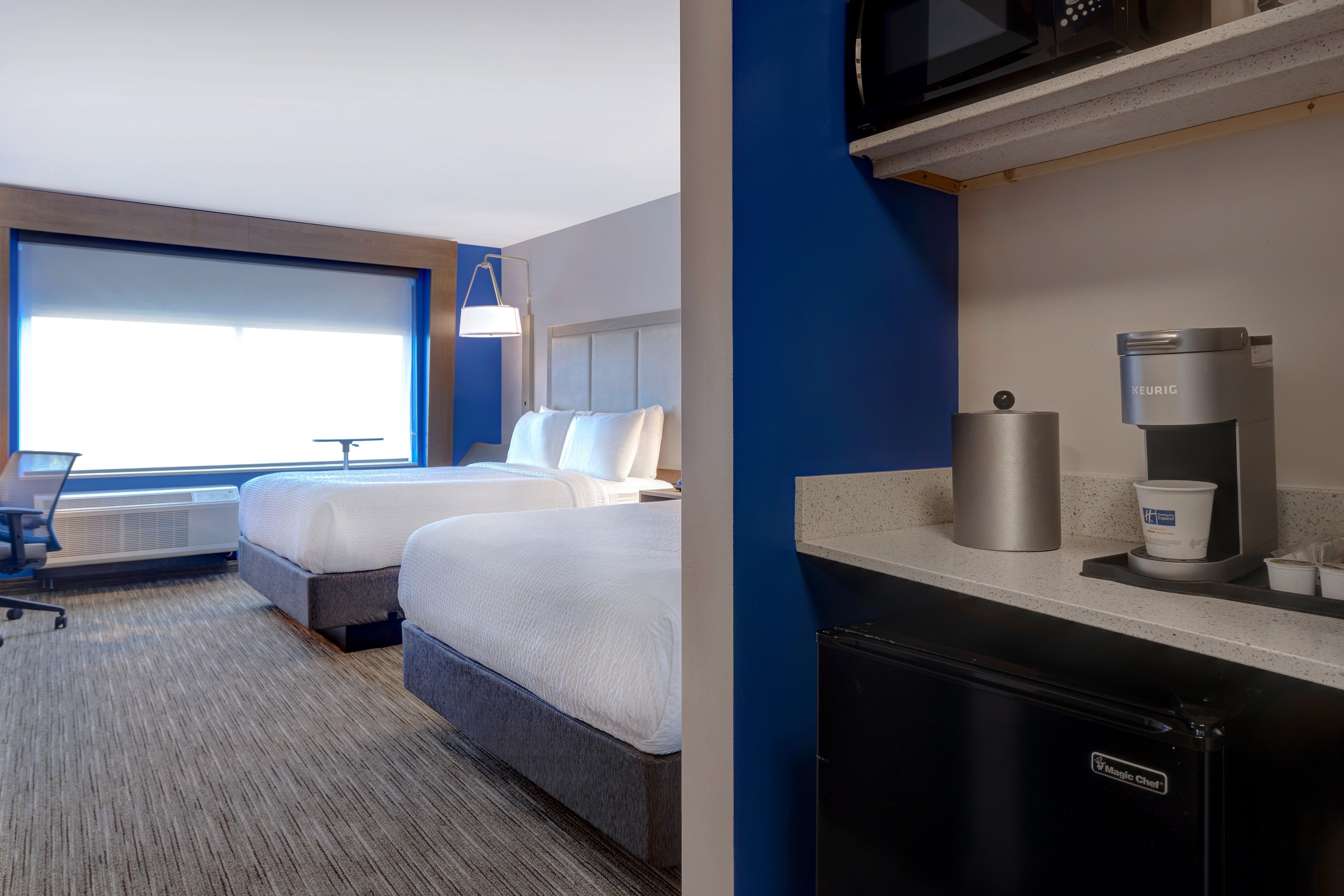 holiday inn express and suites detroit dearborn an ihg hotel
