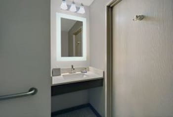 Holiday Inn Express And Suites Detroit Dearborn, An Ihg Hotel,,3 star