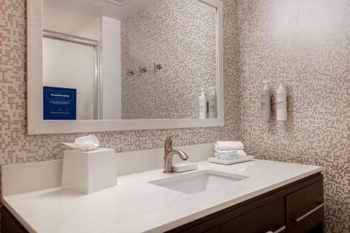 home2 suites by hilton las vegas northwest