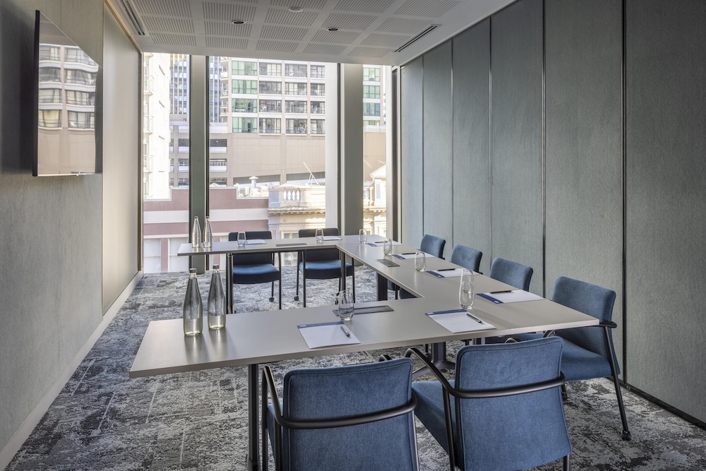 holiday inn express auckland city centre an ihg hotel