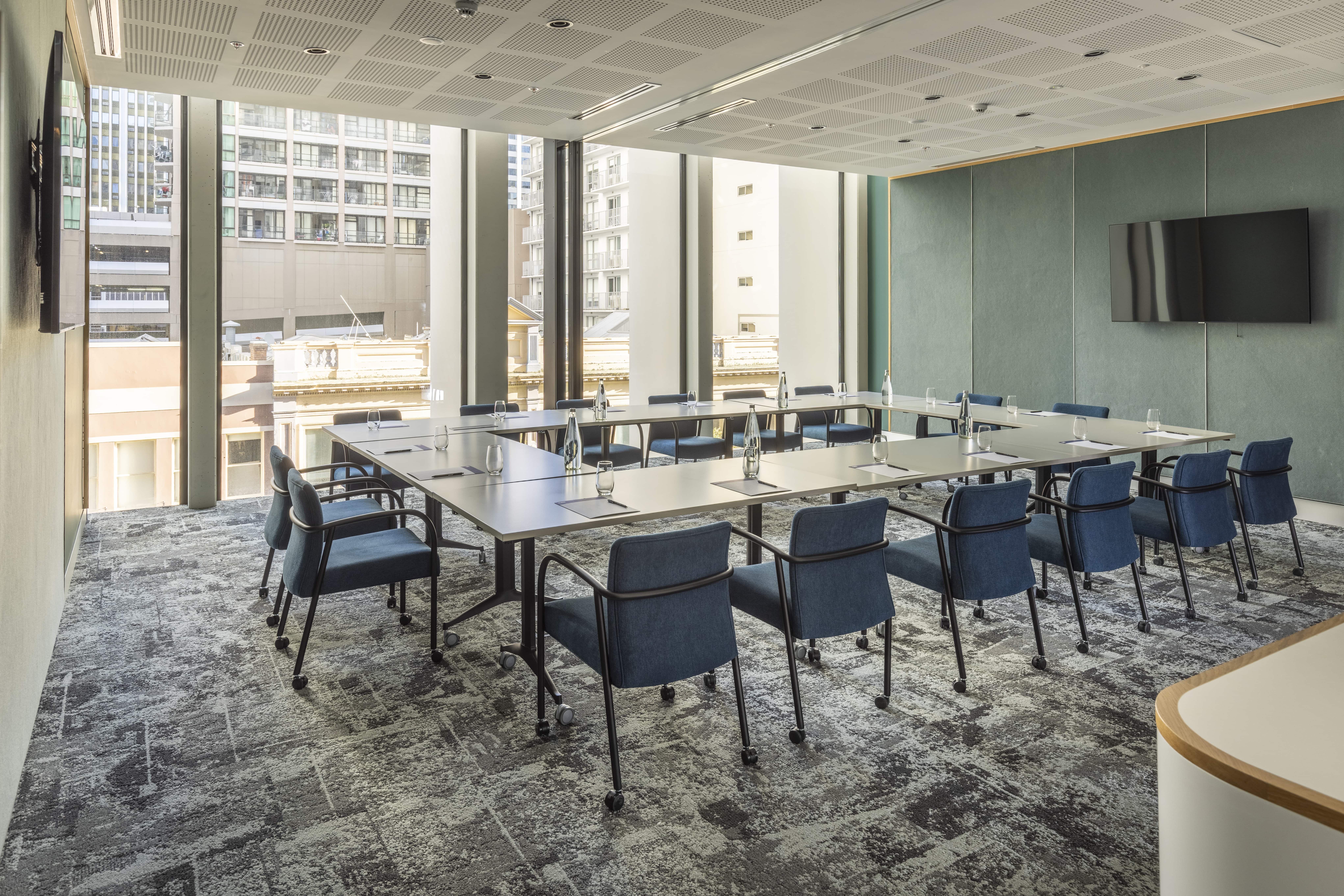 holiday inn express auckland city centre an ihg hotel