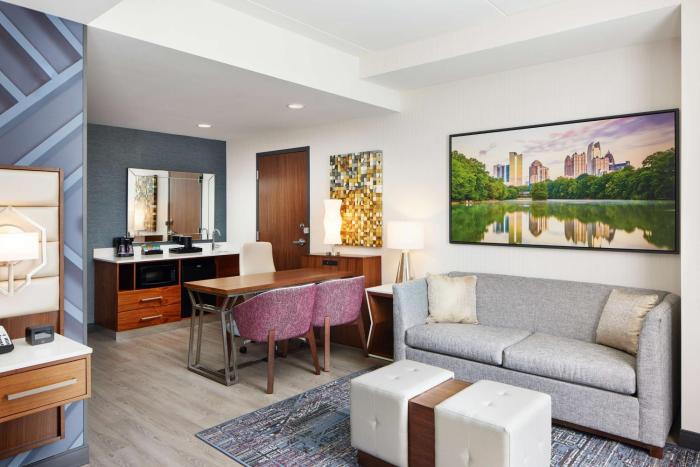 embassy suites by hilton atlanta airport north