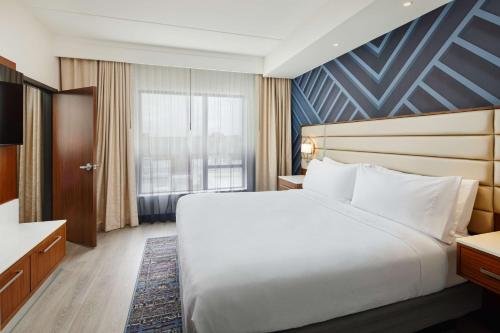 embassy suites by hilton atlanta airport north