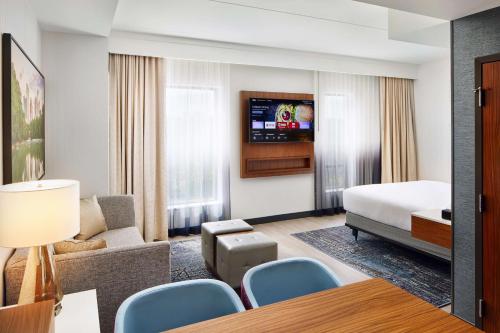embassy suites by hilton atlanta airport north