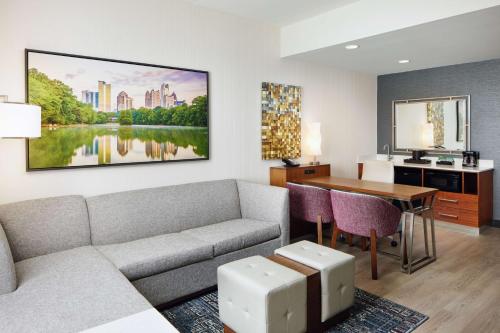 embassy suites by hilton atlanta airport north