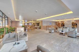 royal regency suites