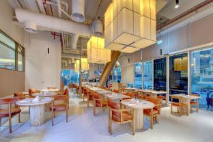 royal regency suites