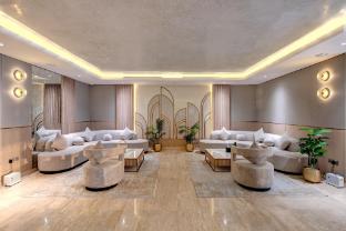 royal regency suites