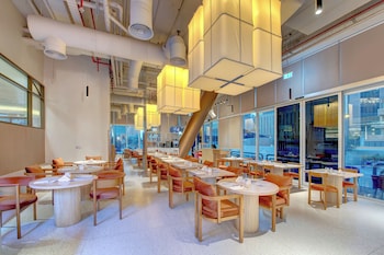 royal regency suites