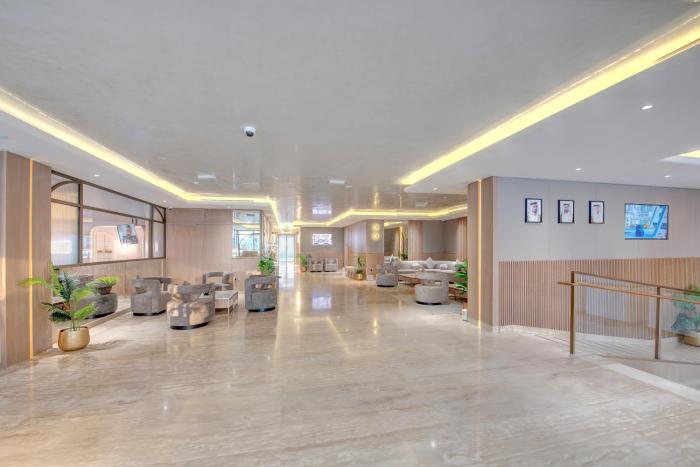 royal regency suites