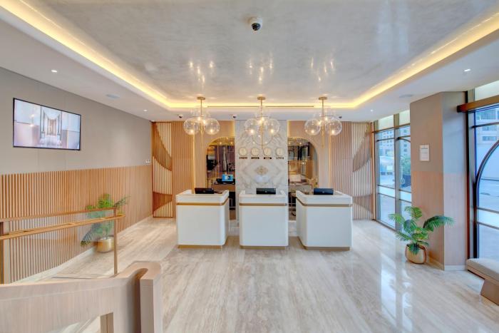 royal regency suites