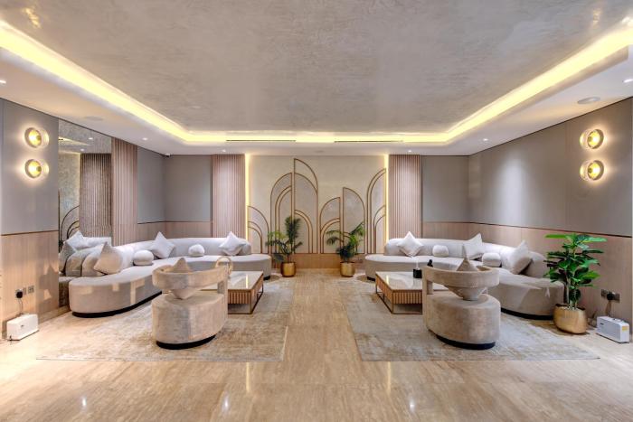 royal regency suites