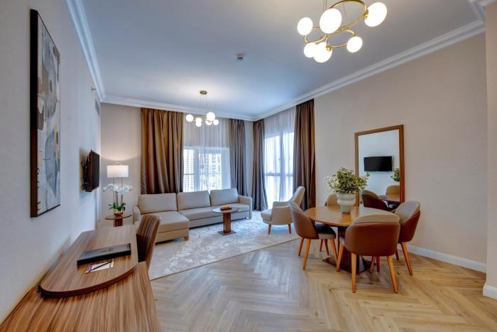 royal regency suites