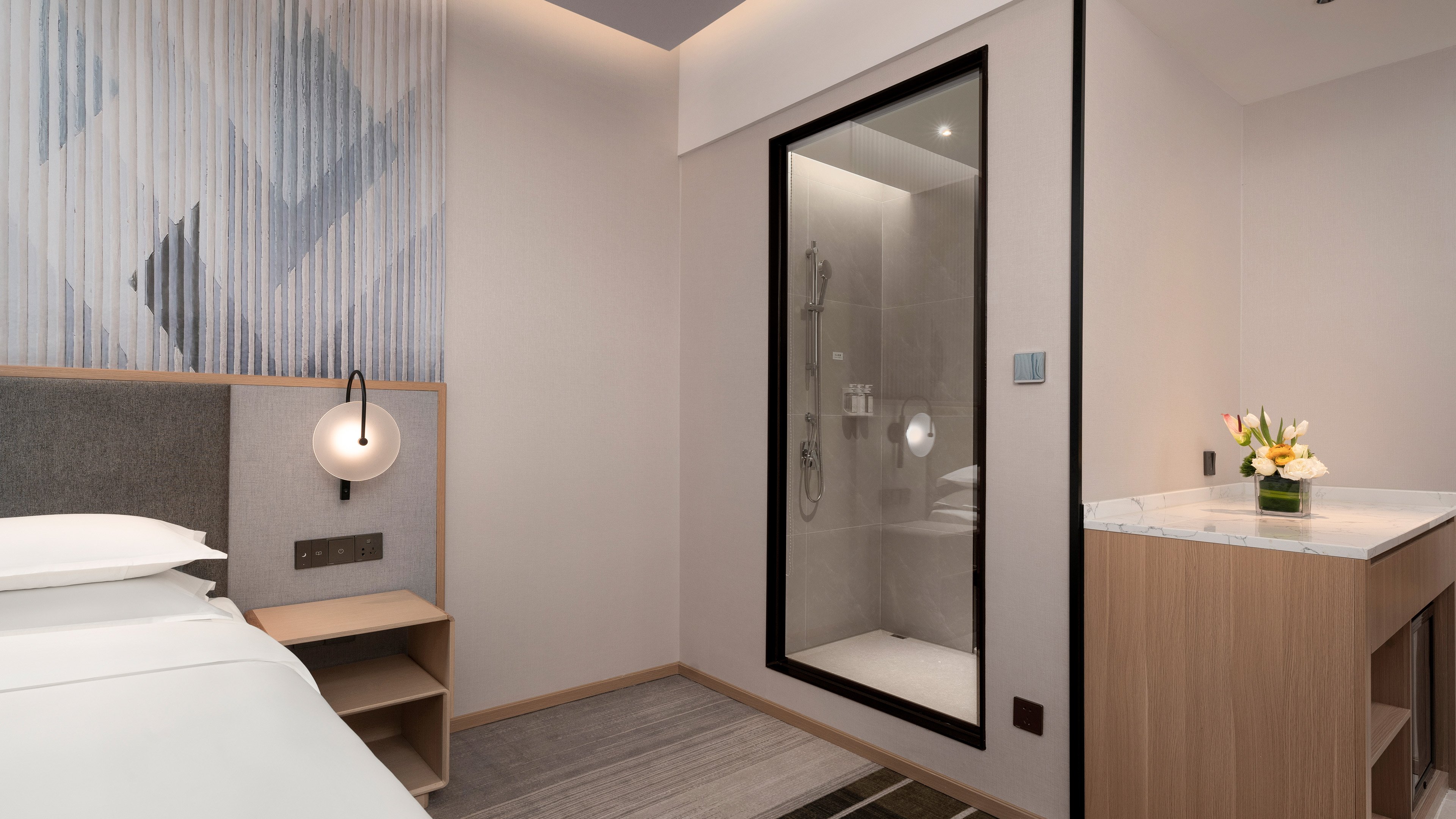 holiday inn and suites wuhan international expo