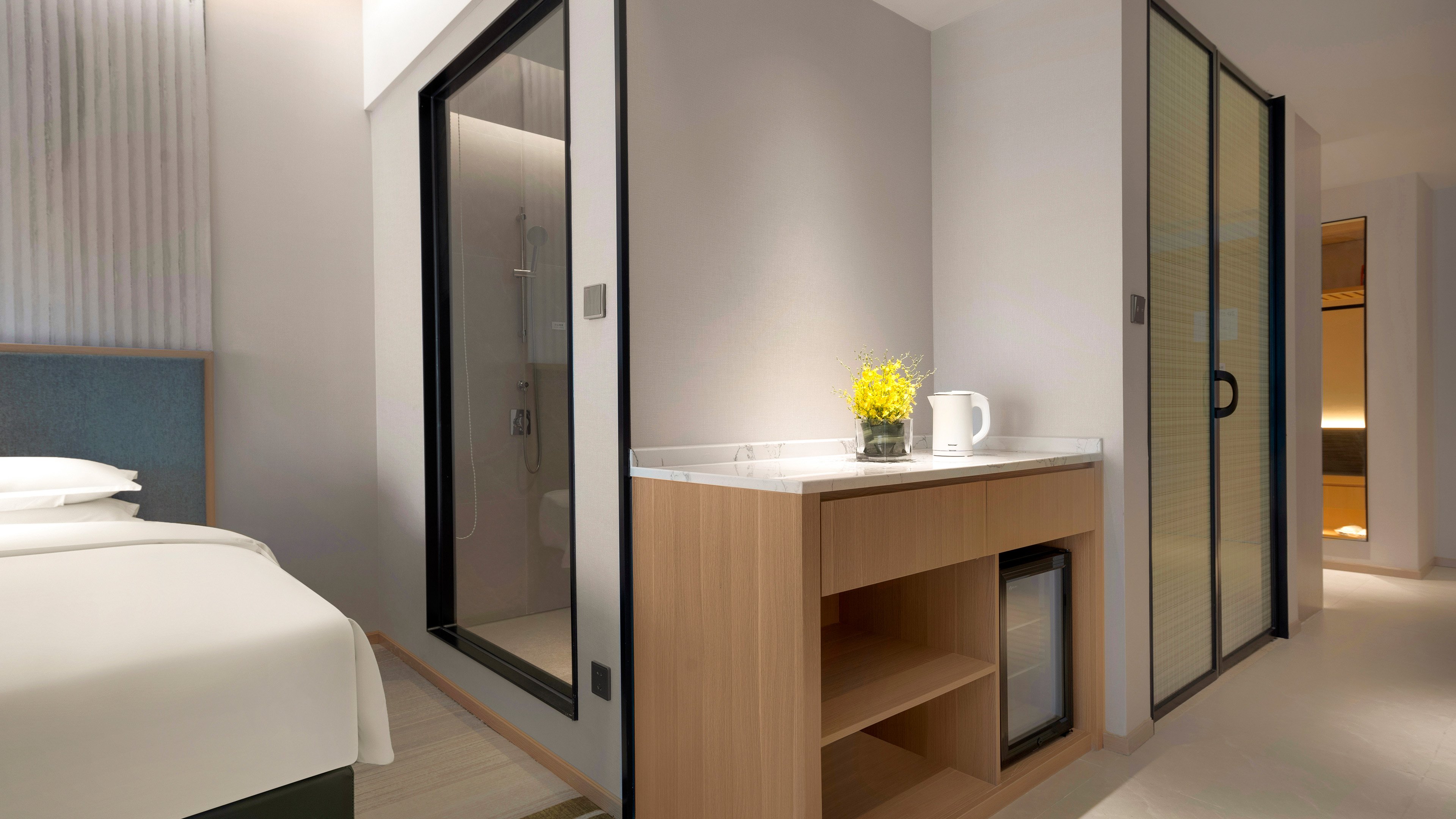 holiday inn and suites wuhan international expo