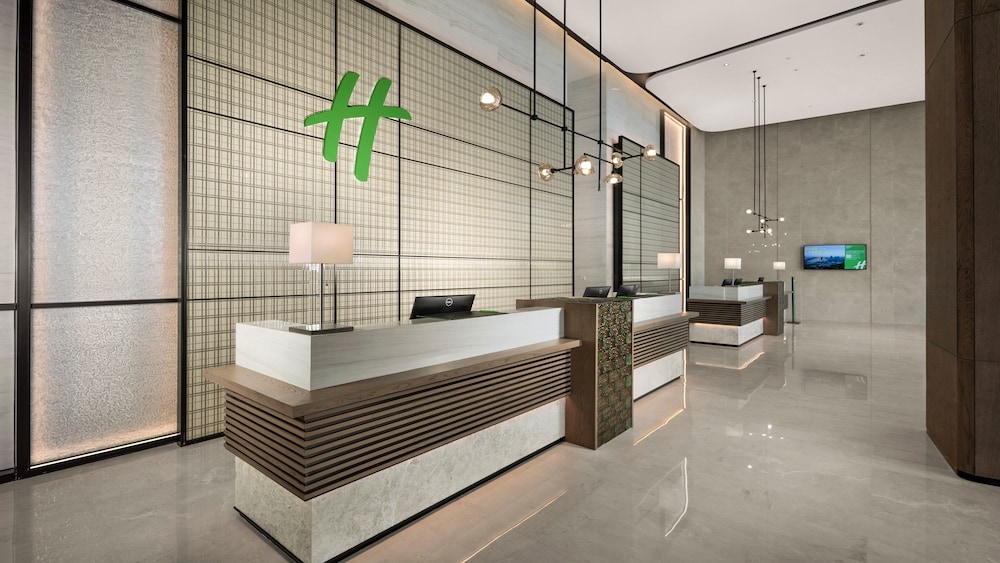 holiday inn and suites wuhan international expo