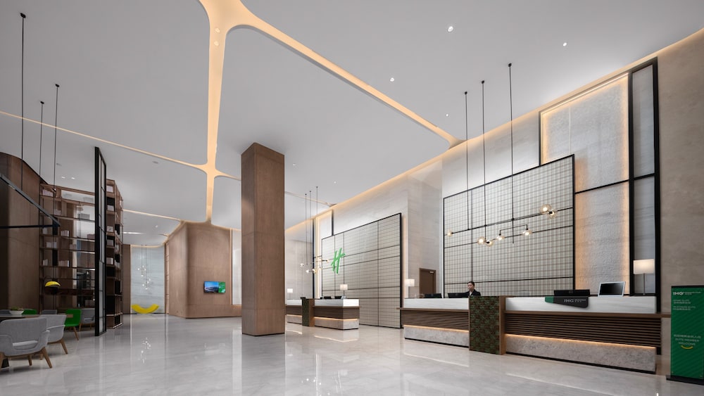 holiday inn and suites wuhan international expo