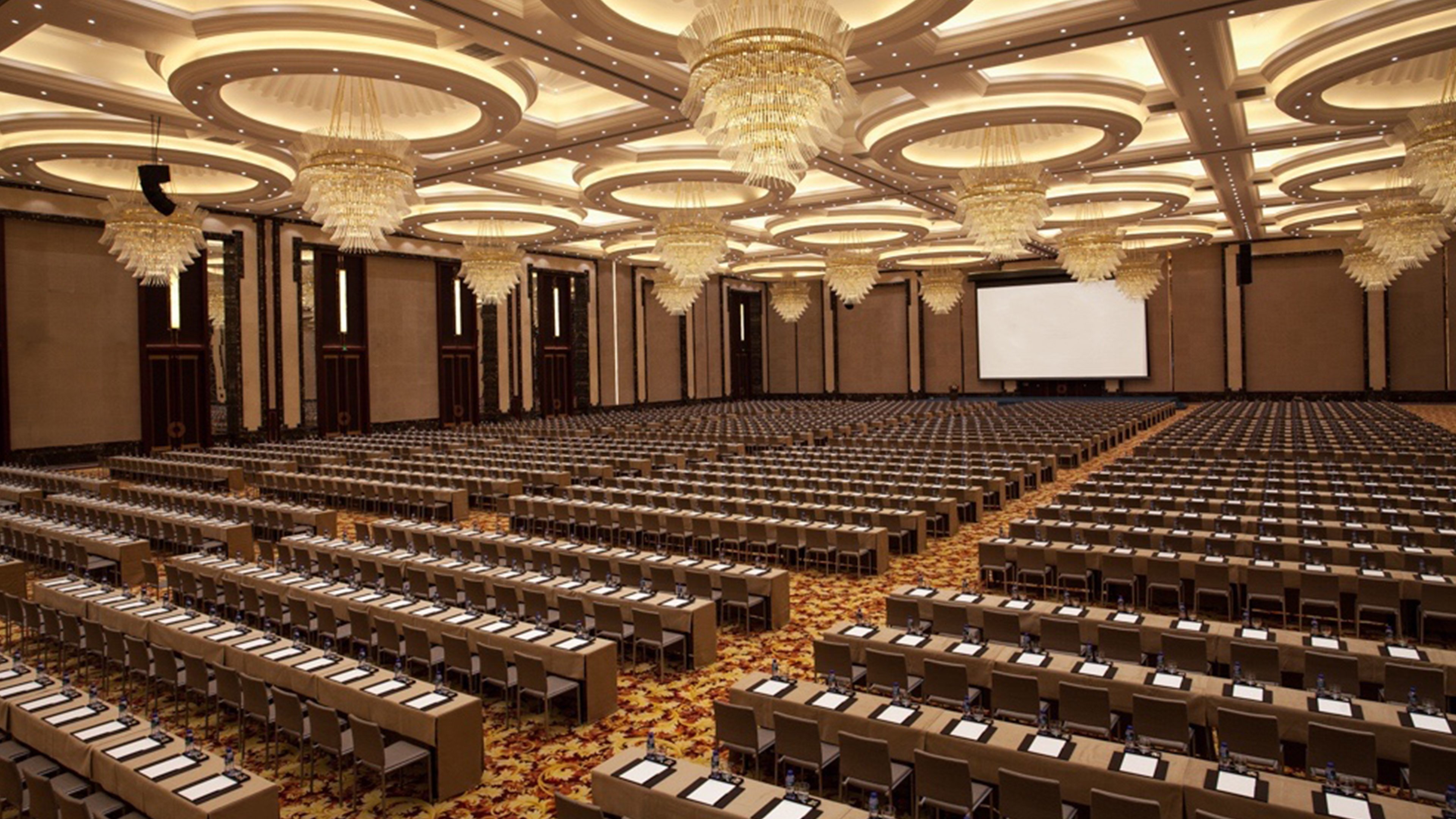 holiday inn and suites wuhan international expo