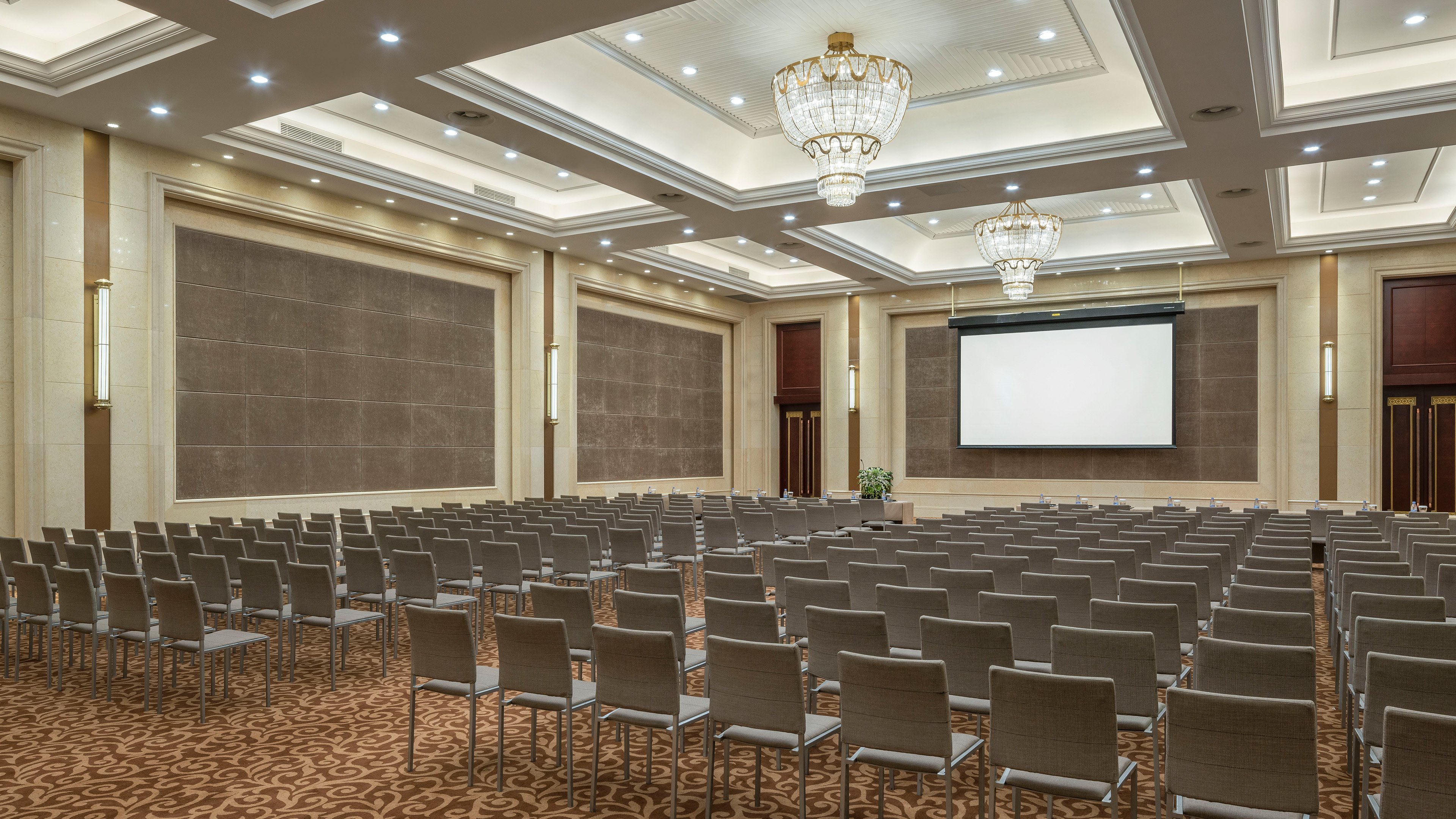 holiday inn and suites wuhan international expo