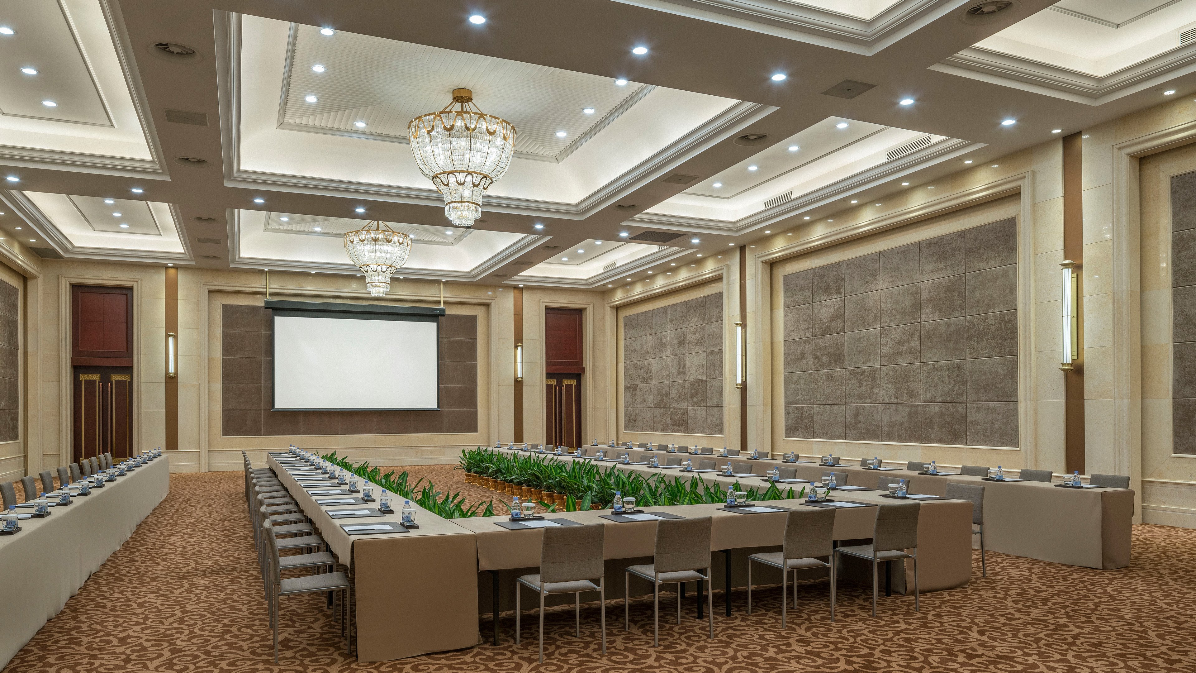holiday inn and suites wuhan international expo