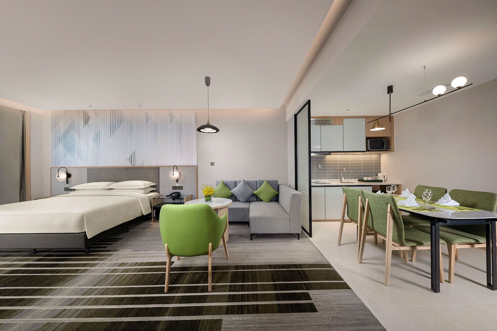 holiday inn and suites wuhan international expo