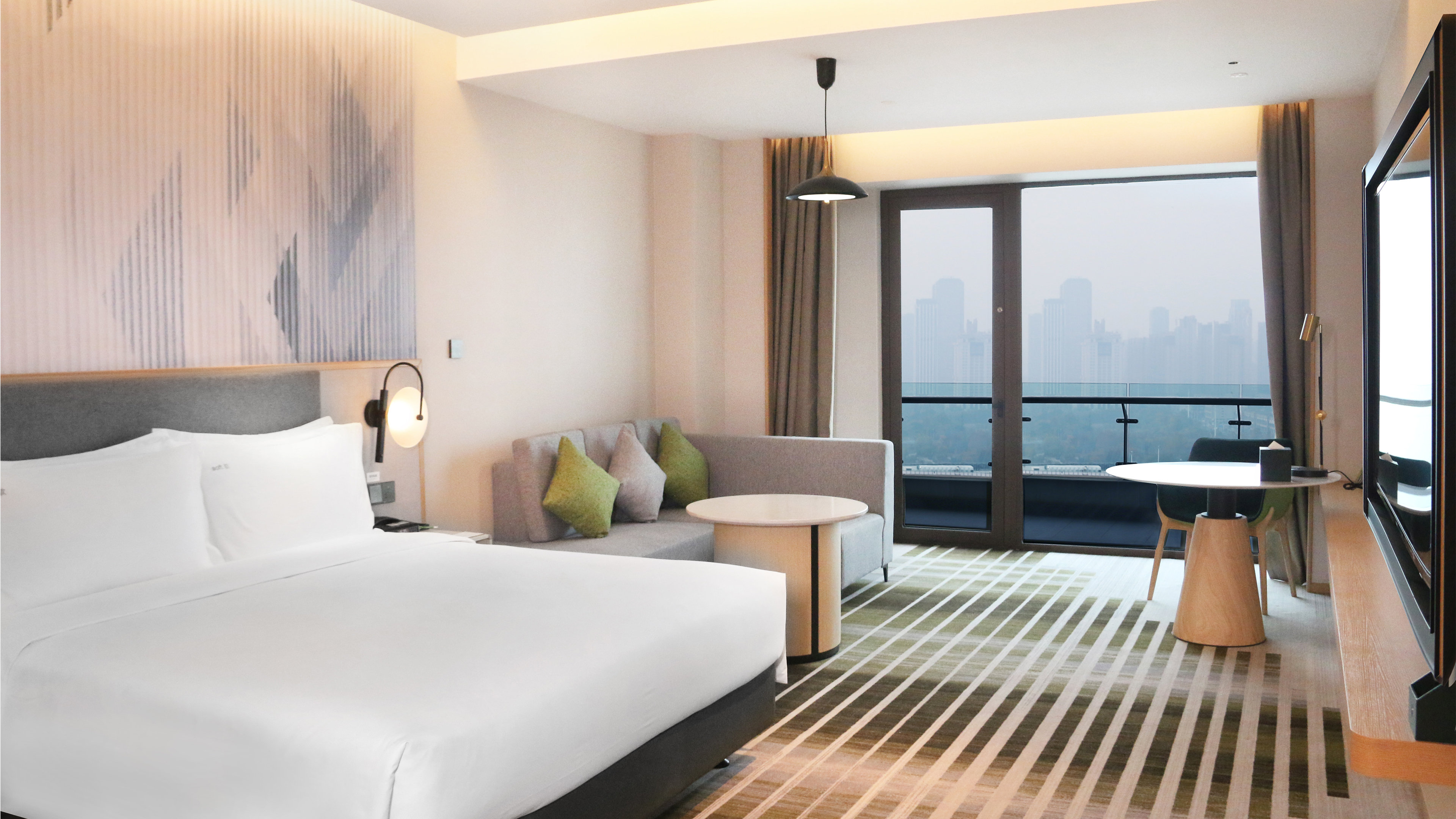 holiday inn and suites wuhan international expo