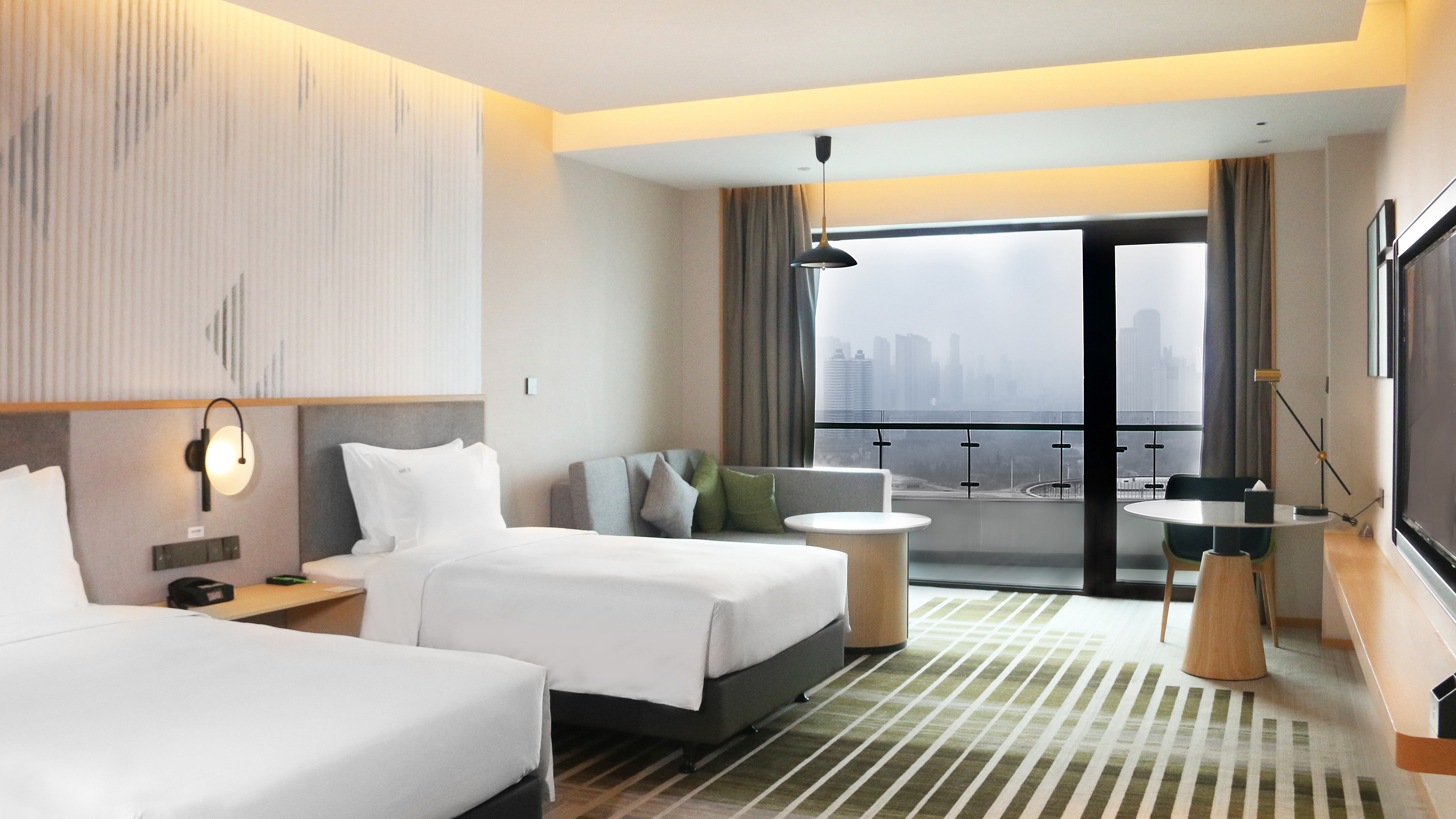 holiday inn and suites wuhan international expo