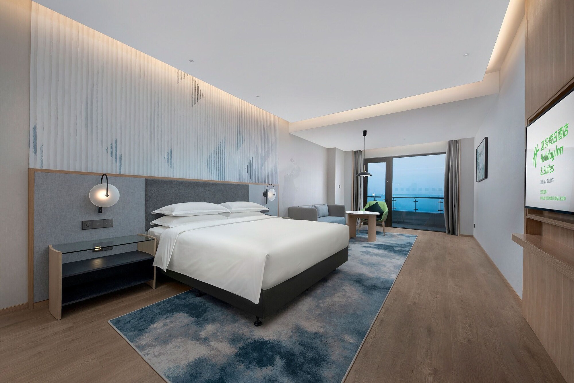 holiday inn and suites wuhan international expo