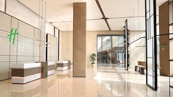 Holiday Inn & Suites Wuhan International Expo,,4 star