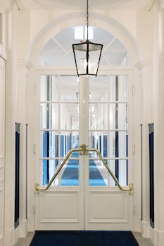 the editory riverside santa apolonia