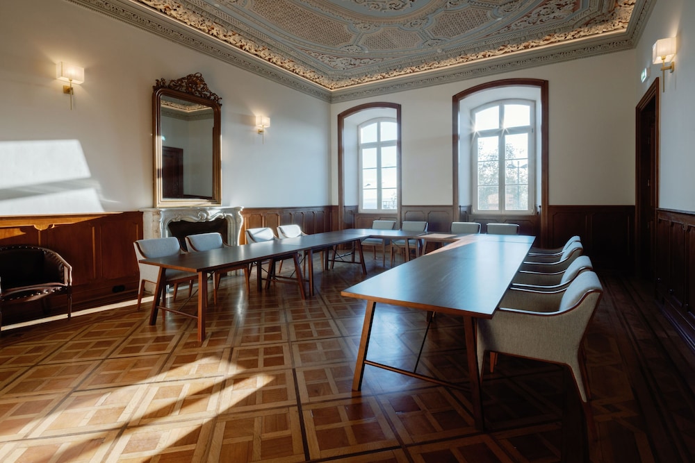 the editory riverside santa apolonia