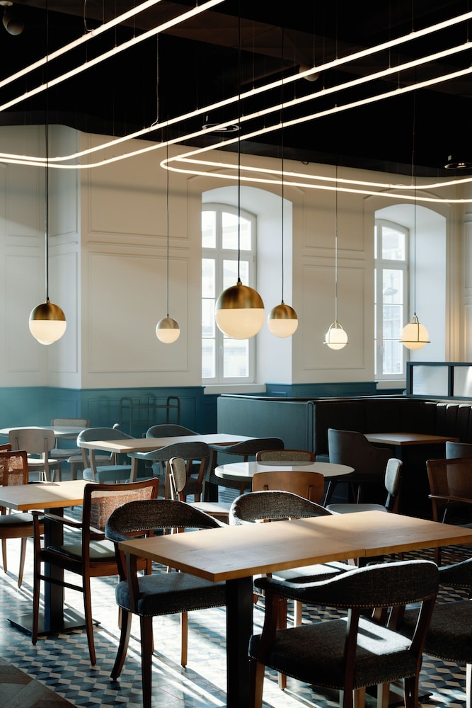 the editory riverside santa apolonia