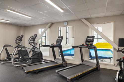 microtel inn and suites montreal airport dorval qc