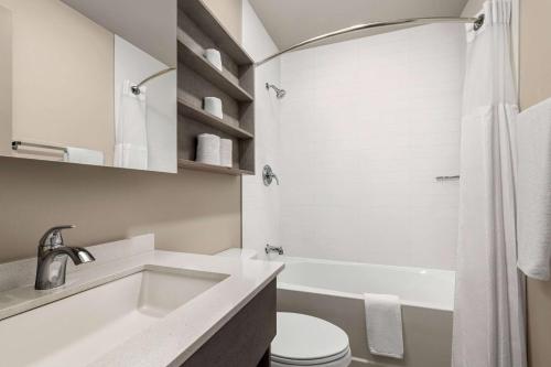 microtel inn and suites montreal airport dorval qc