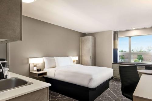 microtel inn and suites montreal airport dorval qc
