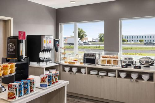 microtel inn and suites montreal airport dorval qc