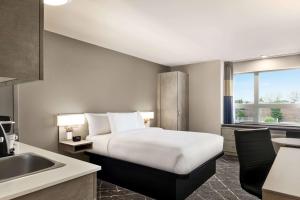microtel inn and suites montreal airport dorval qc