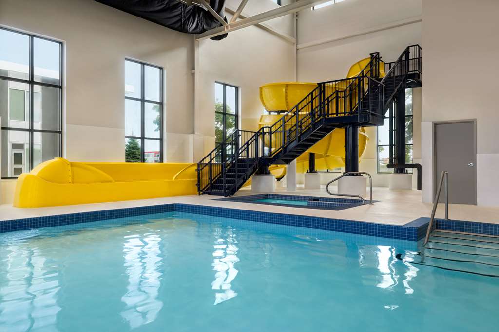microtel inn and suites montreal airport dorval qc